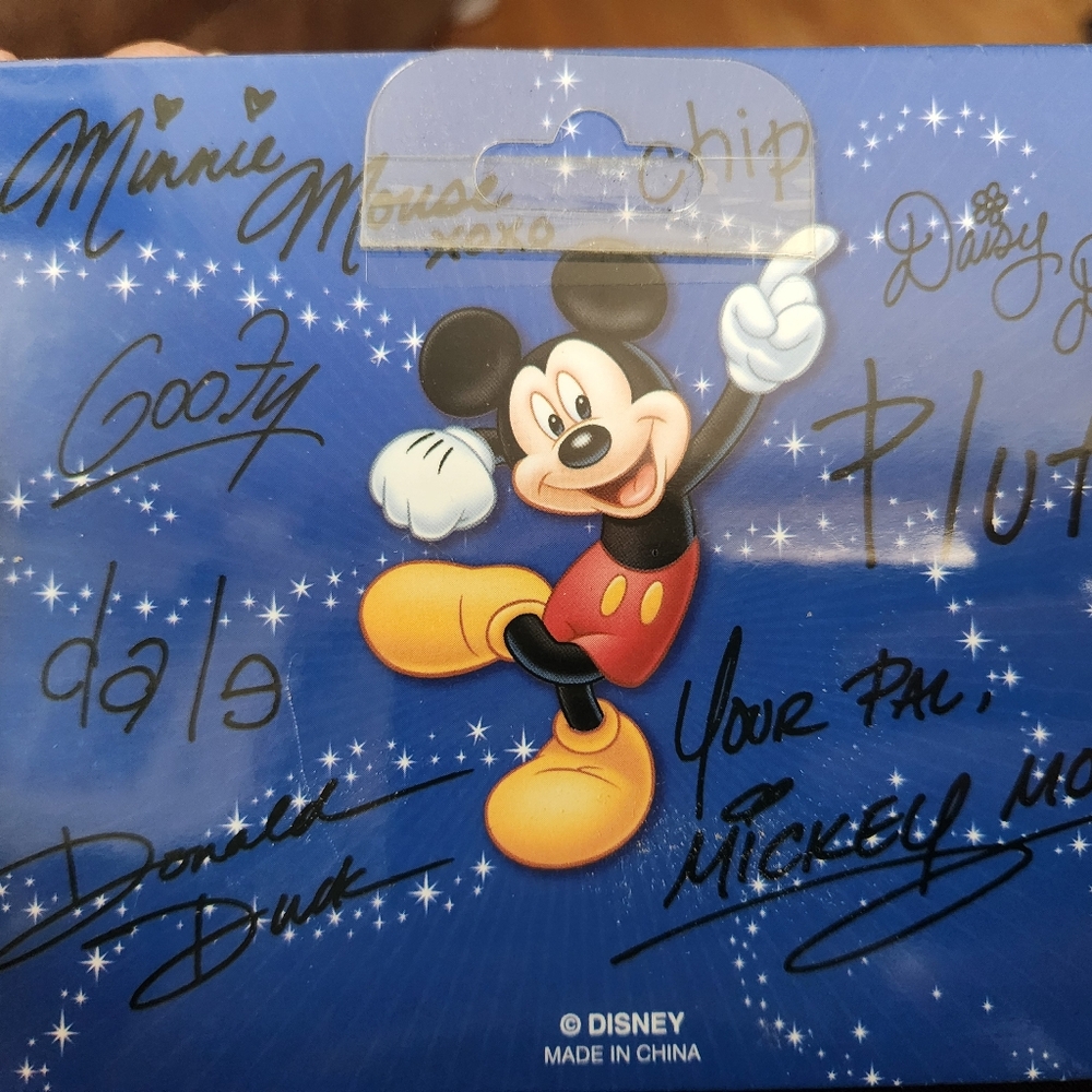 Official Autograph Book - Picture 5 of 7
